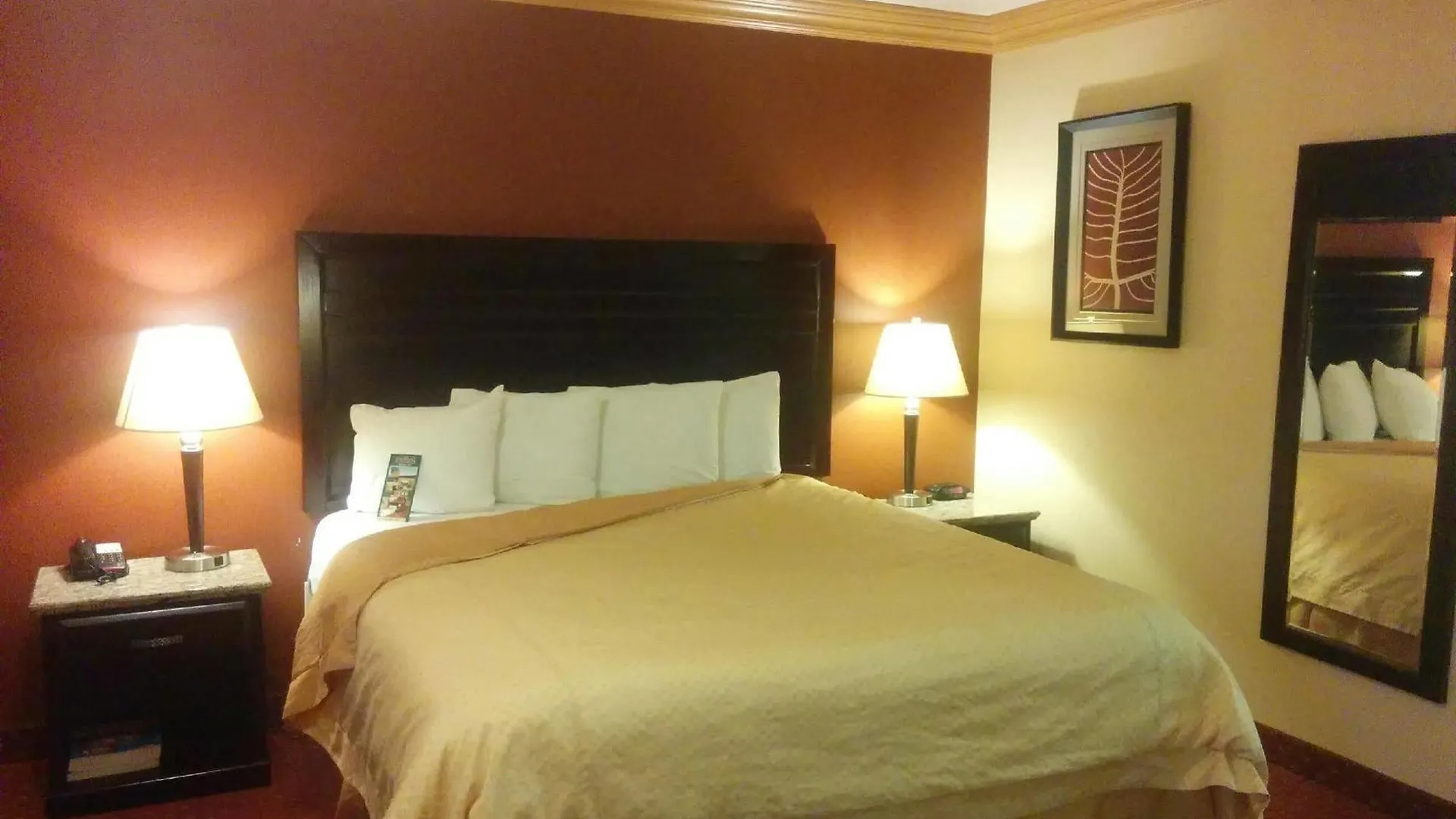 Portofino Inn Burbank Motel